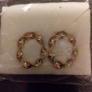 Gold twist earrings